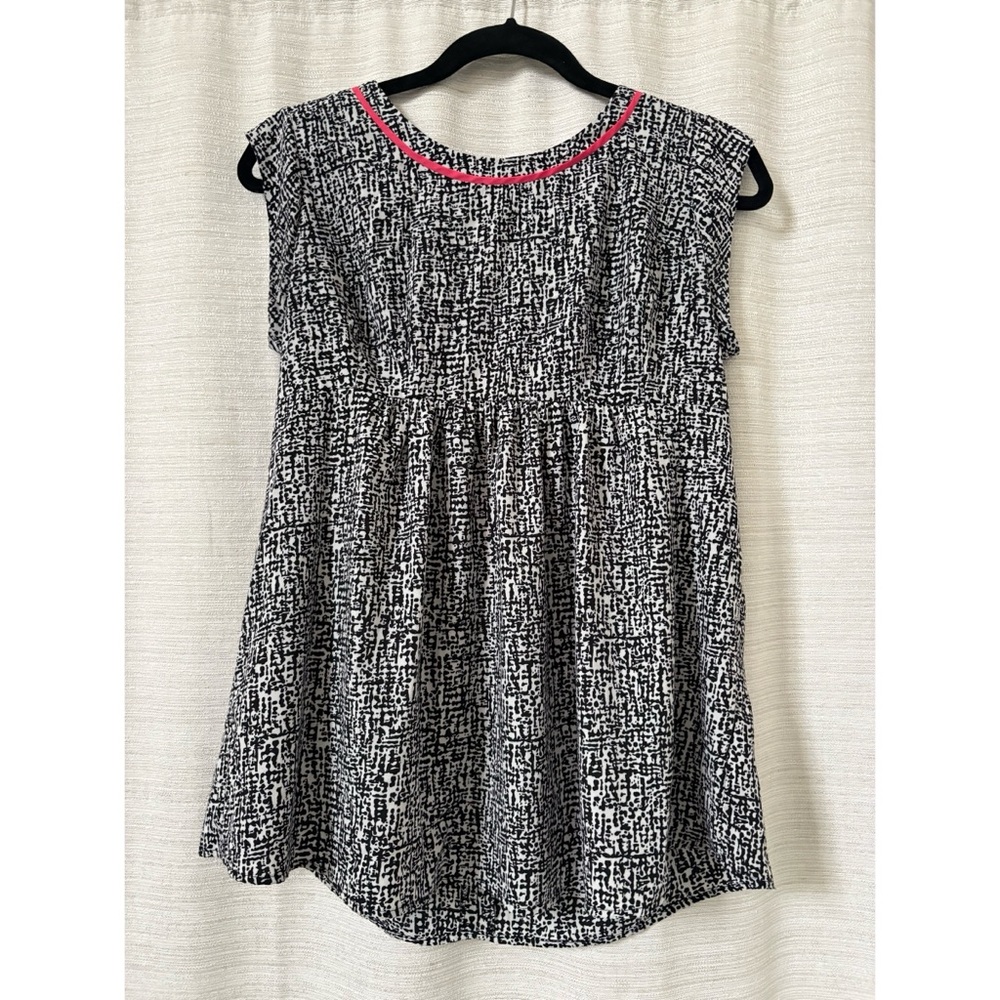 Motherhood Maternity Small Black and White Blouse with Pink Accents Cap Sleeves